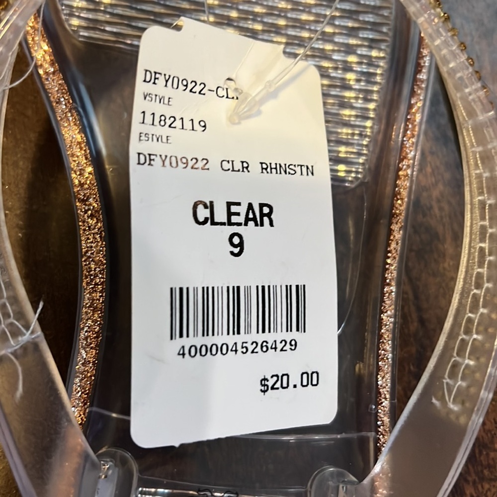 NWT Rhinestone Flip Flops - Picture 4 of 4